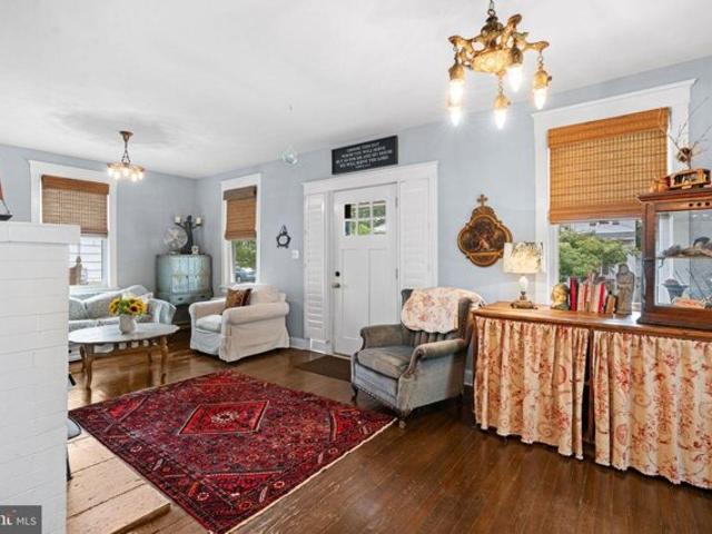 House for sale in Collingswood
