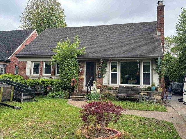 House for sale in Grosse Pointe