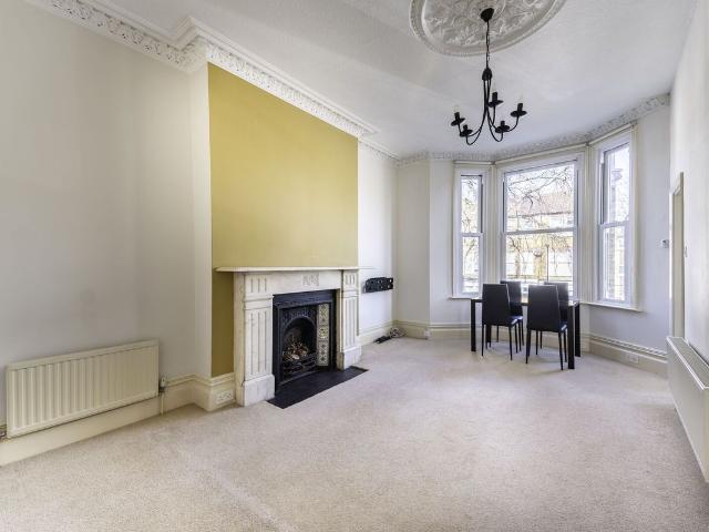 Apartment for rent in London Borough of Hounslow, Strand