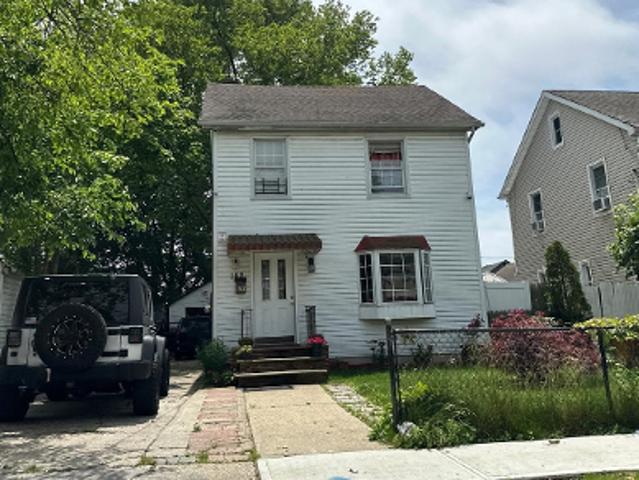 House for sale in Hempstead Heights, Village of Hempstead