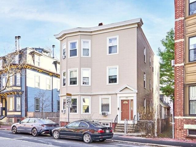 Condo for sale in Cambridge