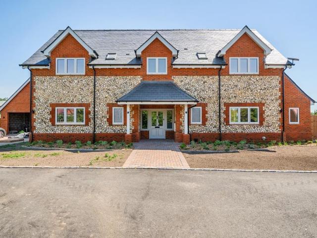 House for rent in Wooburn, Buckinghamshire