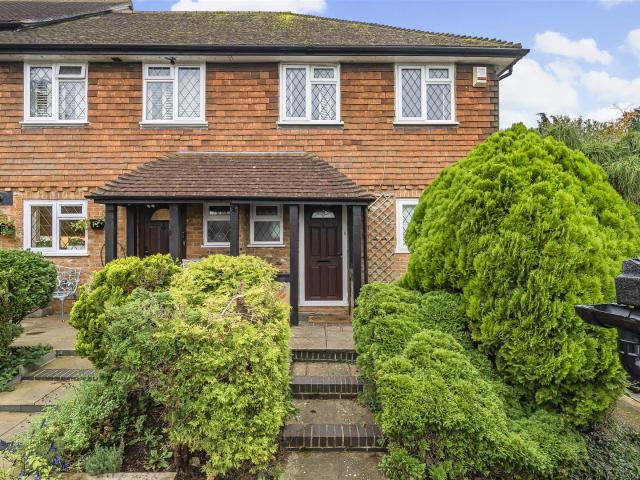 House for rent in Holloway Hill, Waverley