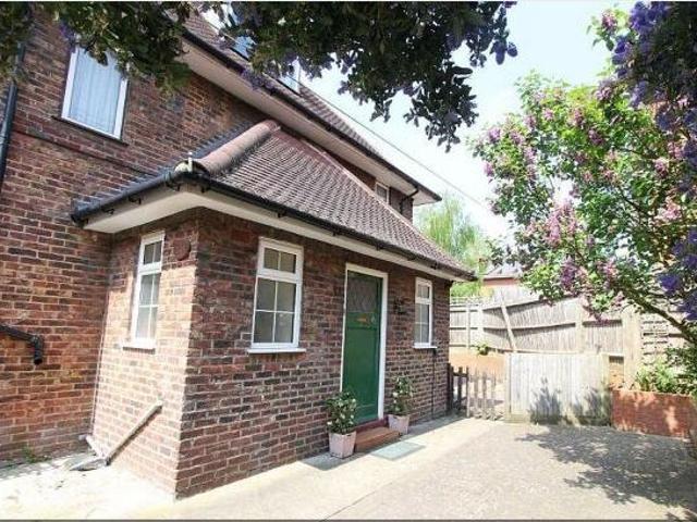 House for rent in Charlton Riverside, Greater London