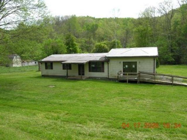 House for sale in Hamlin, West Virginia