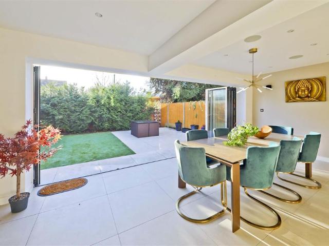 House for rent in West Ruislip, Ickenham
