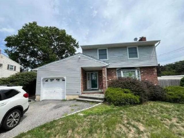 House for sale in Huntington, New York