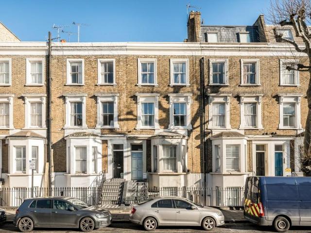 Apartment for rent in Walham Green, Greater London