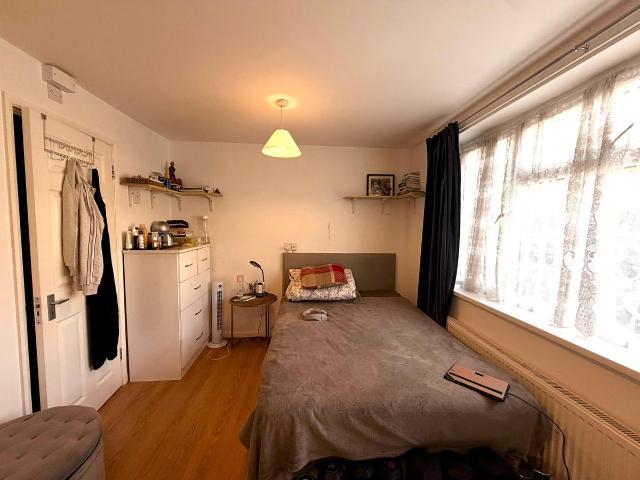 Room for rent in Edmonton, Greater London