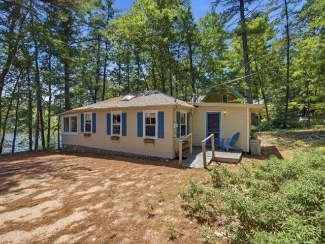House for sale in Raymond, Maine