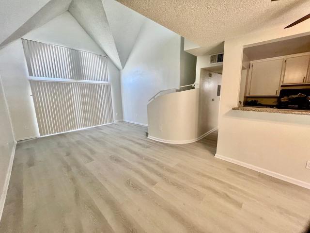 Apartment for rent in Canoga Park, California