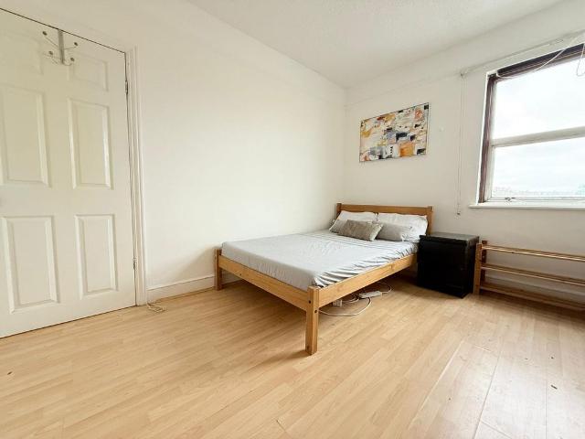 House for rent in London Borough of Ealing, Hanwell