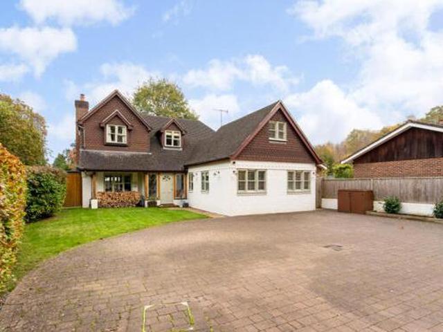 House for sale in Fole, Surrey