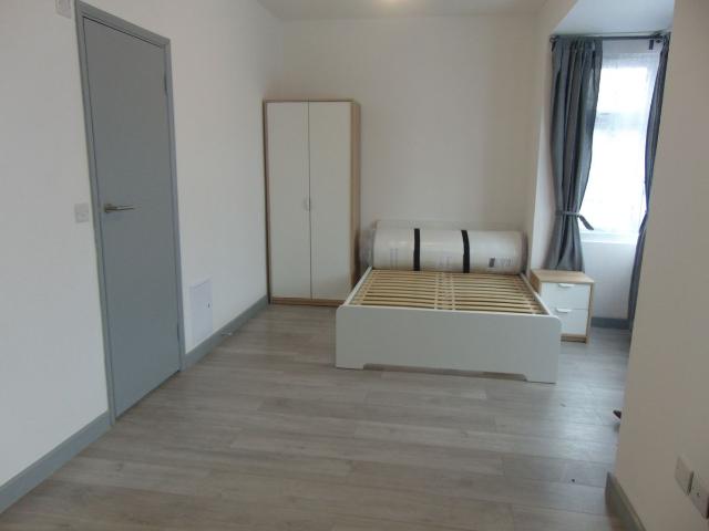 Studio for rent in Seven Kings, Greater London