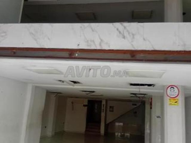 Local commercial location à Rbat