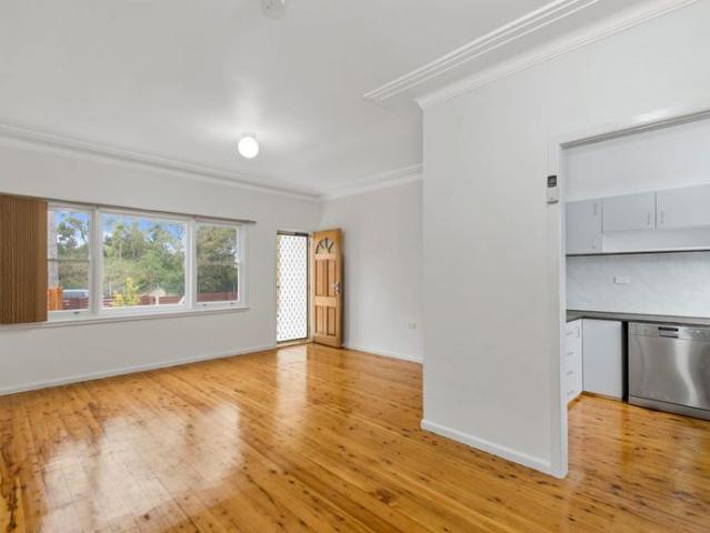 House for rent in Wollongong West, New South Wales
