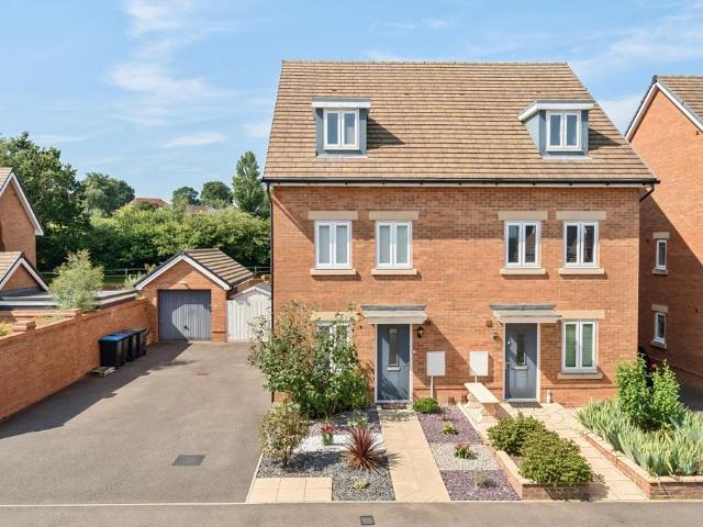 House for rent in Perryfields, West Sussex