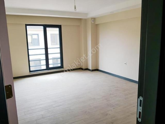 Karaçalılık, Akyazı içerisinde kiralık mülk