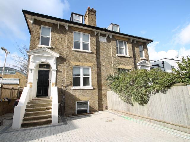 Apartment for rent in Bromley Common, Greater London