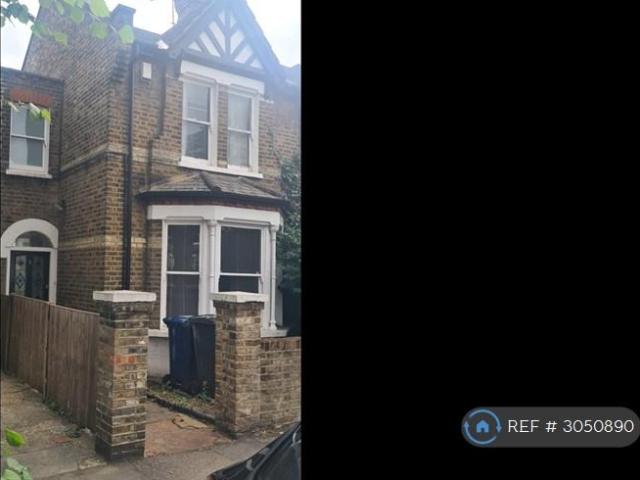 House for rent in London Borough of Ealing, Greater London