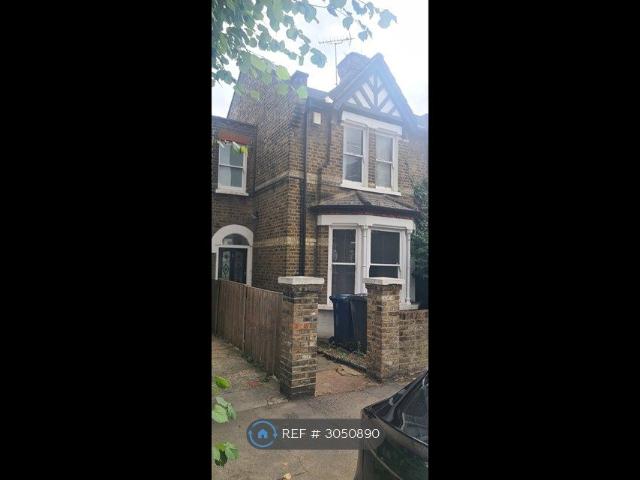 House for rent in London Borough of Ealing, Greater London