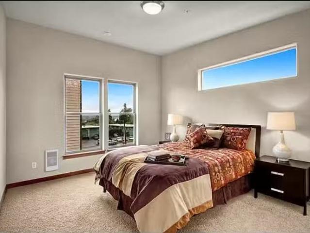 Condo for rent in Renton
