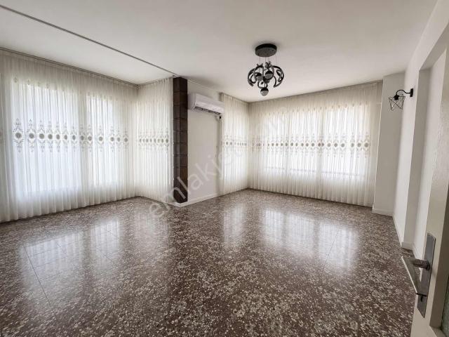Karabağlar, İzmir içerisinde satılık mülk