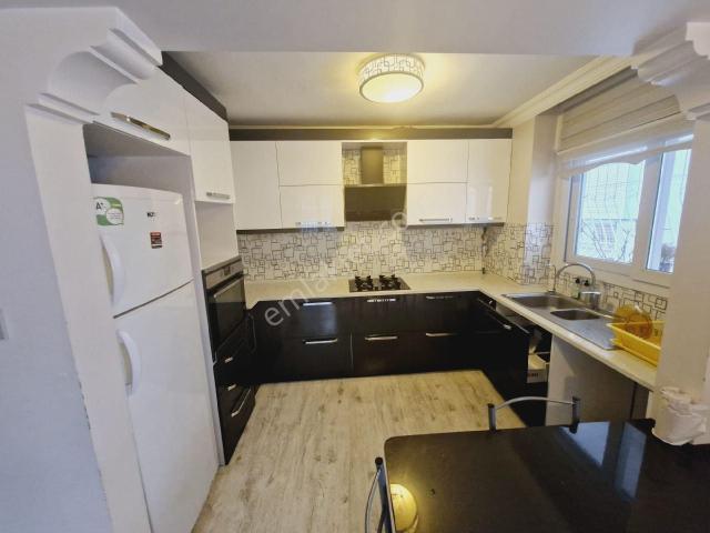 Arap Hasan, Karabağlar içerisinde kiralık mülk