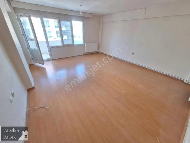 Karabağlar, İzmir içerisinde kiralık mülk