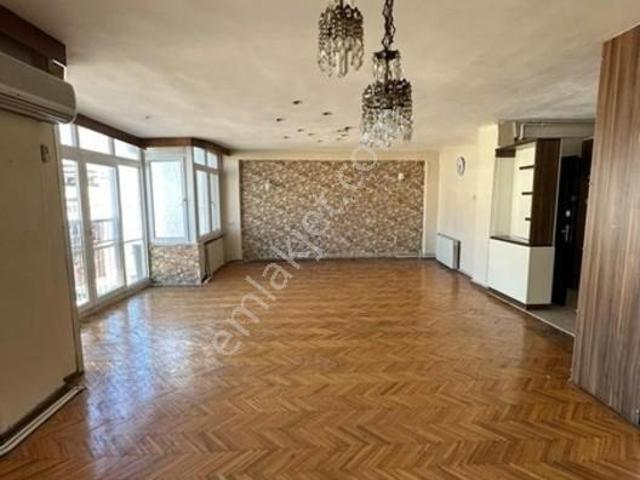 Küçükyalı, Konak içerisinde kiralık mülk