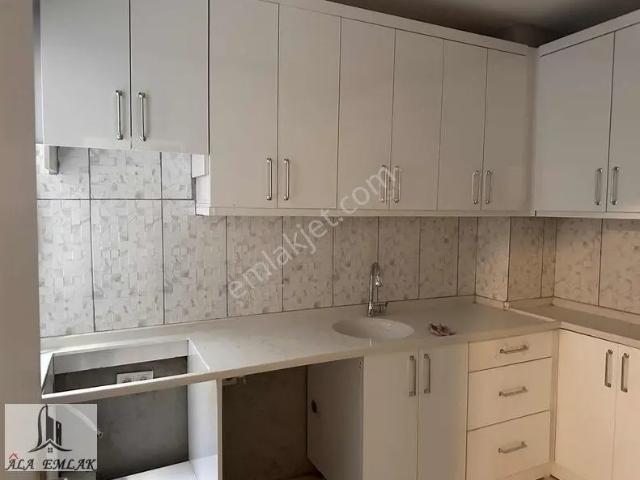 Karantina, Konak içerisinde satılık mülk