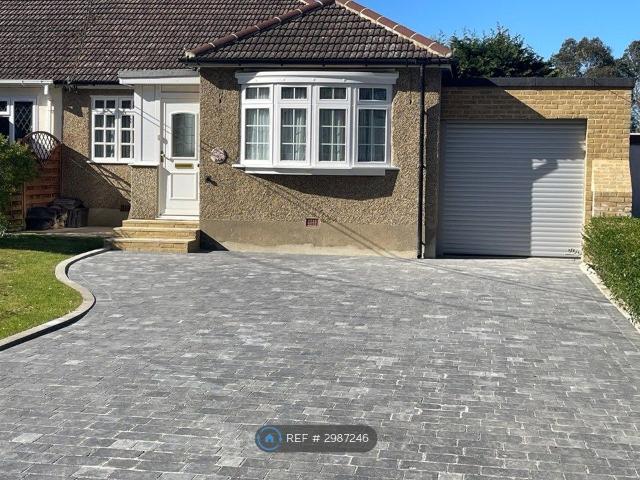 House for rent in Pilgrims' Hatch, Navestock Side