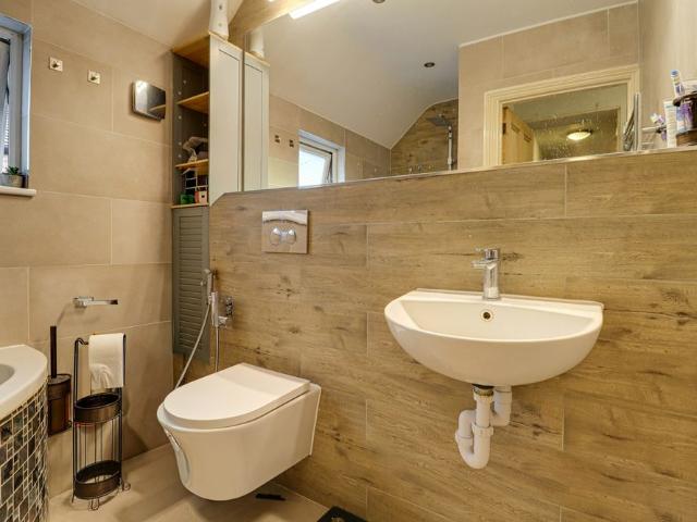 Apartment for rent in St Albans, Five Acres