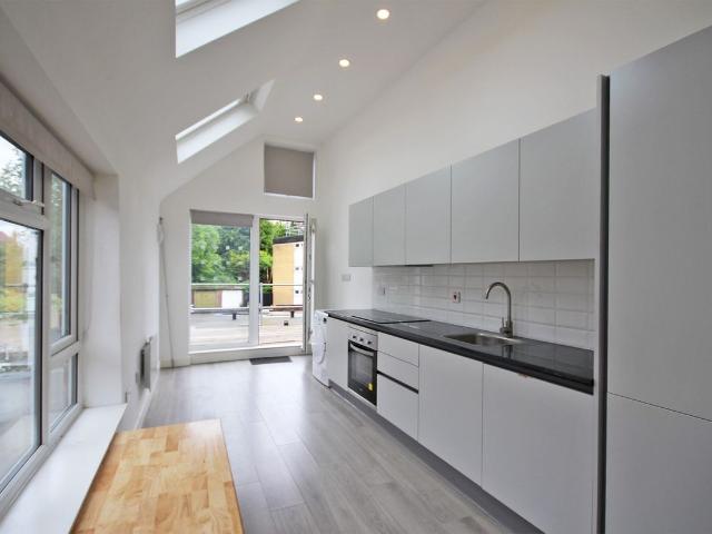 Studio for rent in St Albans, Five Acres