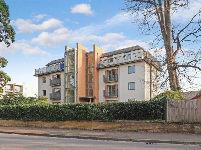 Apartment for rent in Warden Hill, Cheltenham