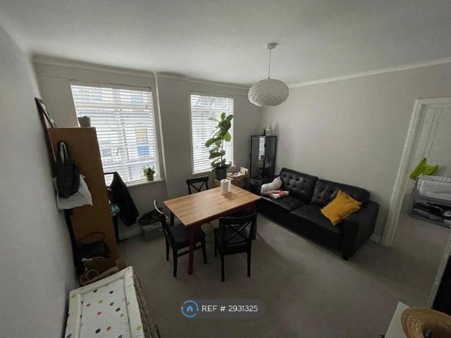 Apartment for rent in Kensal Town, Bayswater