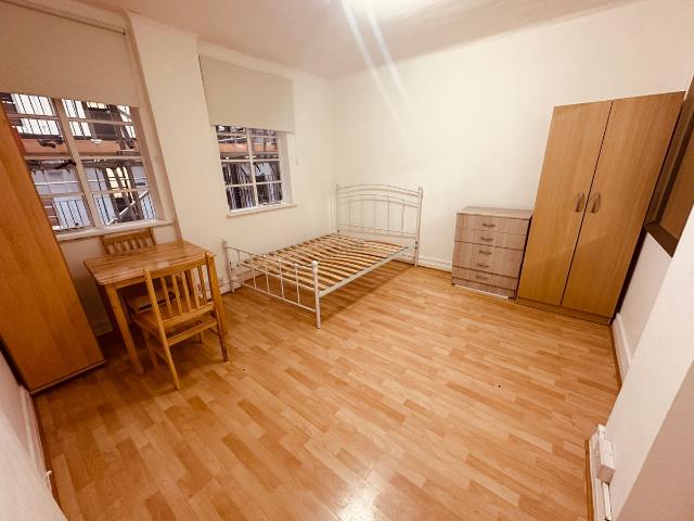 Studio for rent in Kensal Town, Greater London