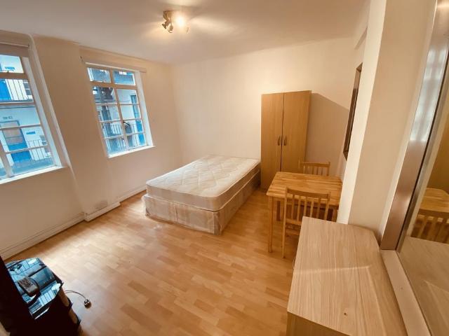 Studio for rent in Kensal Town, Bayswater