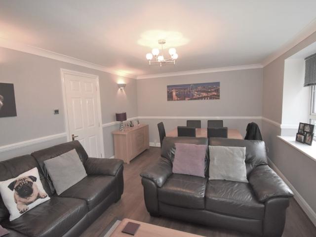 Apartment for rent in Longlands, Halfway Street