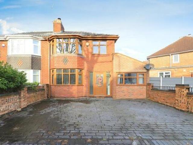 House for sale in Fallings Park, Park Village