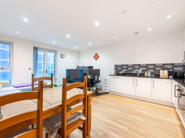 Apartment for rent in Alperton, Greater London