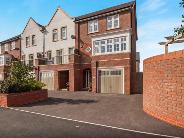 House for rent in Aurora Spring, Bristol