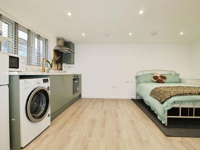 Studio for rent in London Borough of Hounslow, Greater London