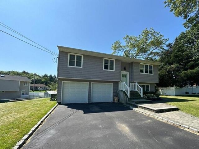 House for sale in Hauppauge House for sale in Hauppauge