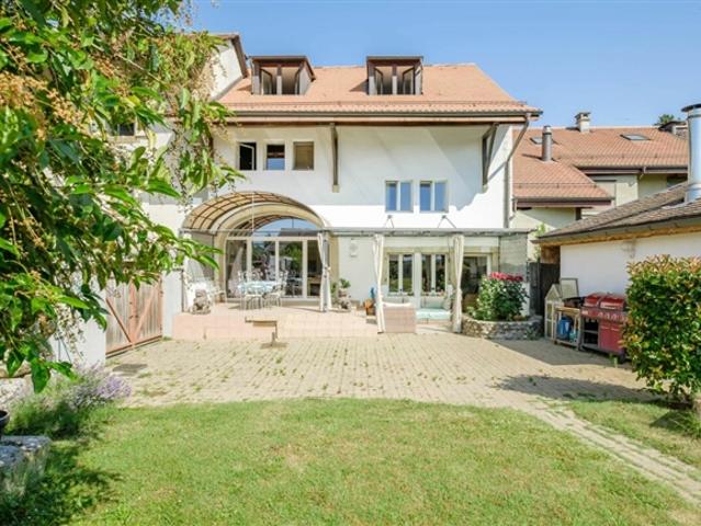 Einfamilienhaus kaufen in Laconnex