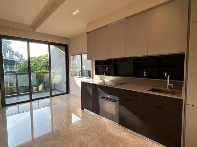 Apartment for rent in Mount Emily, Singapore