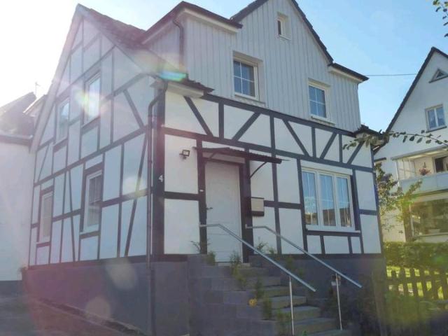 Haus kaufen in Niederseßmar, Gummersbach