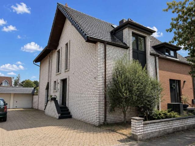 Haus kaufen in Dormagen, Nordrhein-Westfalen