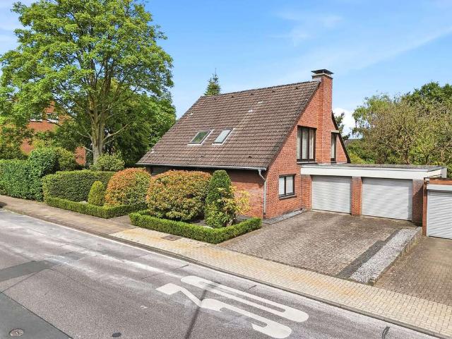 Haus kaufen in Hackenbroich, Dormagen