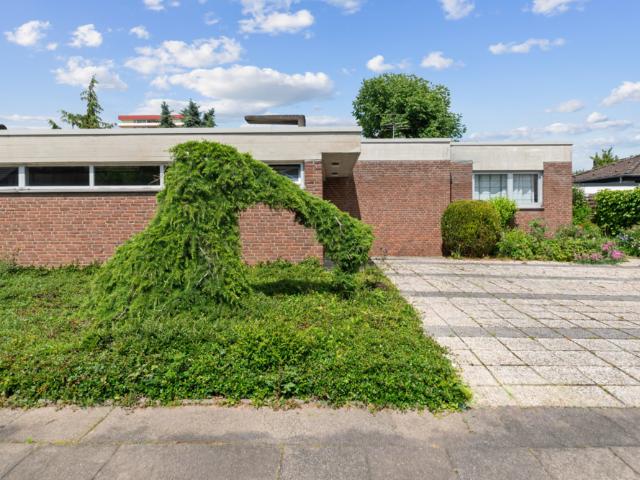 Haus kaufen in Dormagen, Hackenbroich